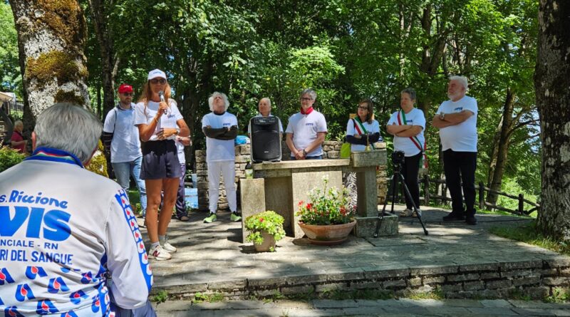 l'eremo di Carpegna è il punto d'incontro scelto dalle province di Pesaro Urbino e Rimini per stare insieme